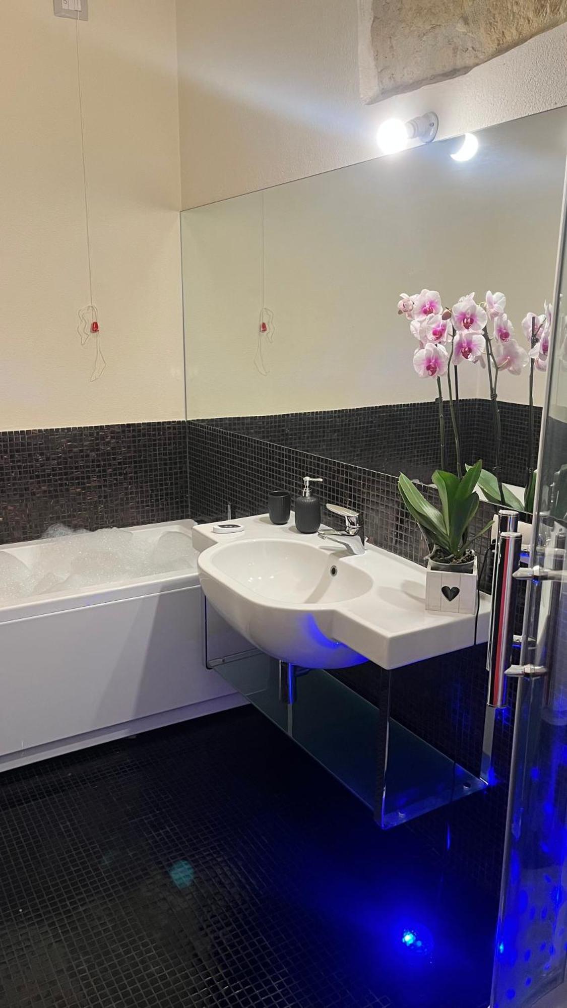 Lily Ca Apartment Cagliari Ngoại thất bức ảnh